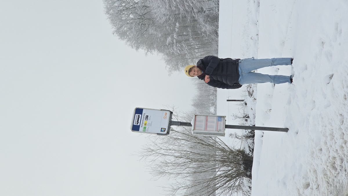 Wachten op de bus in Leusden. Hij kwam niet. Foto wel.